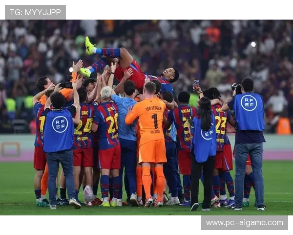 莱万的传奇延续:37岁高龄如何保持顶级射手的进球效率 莱万的传奇延续:37岁高龄如何保持顶级射手的进球效率